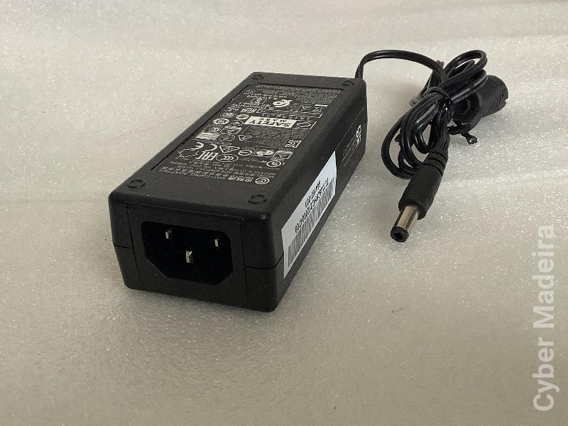 Carregador ADS-40NP-19-1  19.0V , 1,58A , 30W