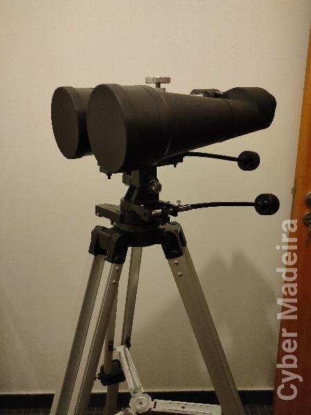 Celestron 71017 SkyMaster 25 x 100 mm, binóculos Porro Prism com lente multicamada, vidro de prisma BaK-4 e capa de transporte, preto