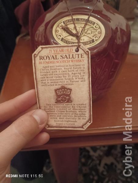 Garrafa de Whisky Royal Salute, 21 anos 