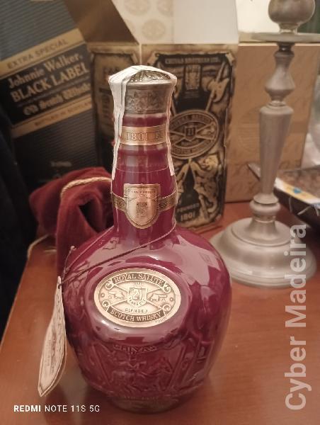 Garrafa de Whisky Royal Salute, 21 anos 