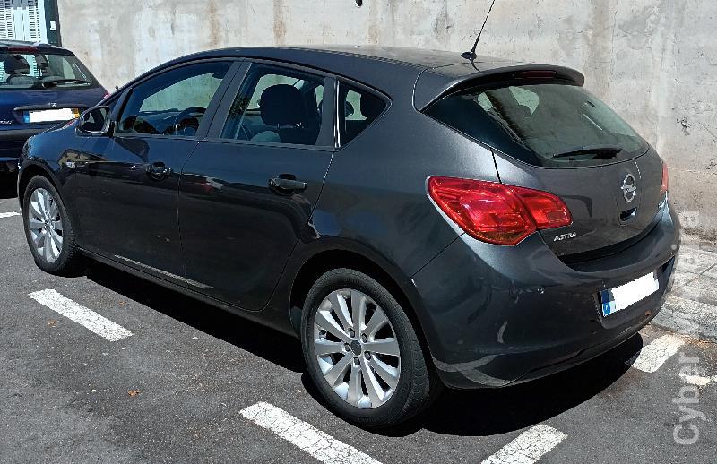 OPEL ASTRA J Gasóleo
