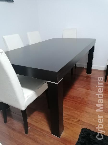 Mesa sala de Jantar