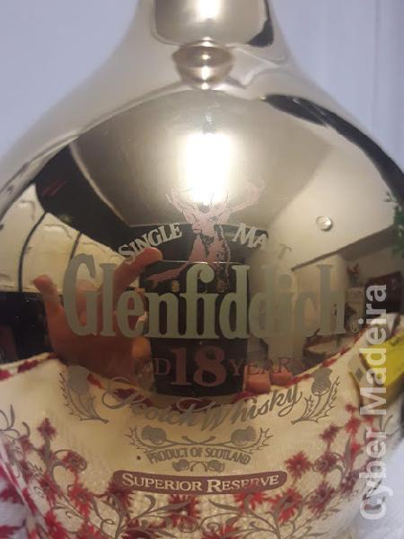 Garrafa banhada em ouro