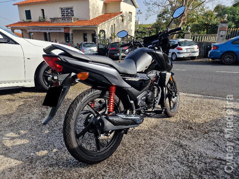 Honda 25 125 cc Sport, turismo