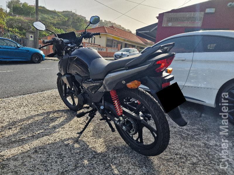 Honda 25 125 cc Sport, turismo