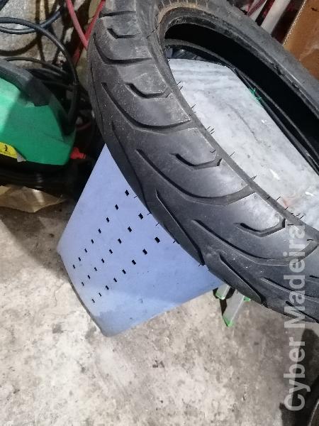 Pneu 110 /90-18
