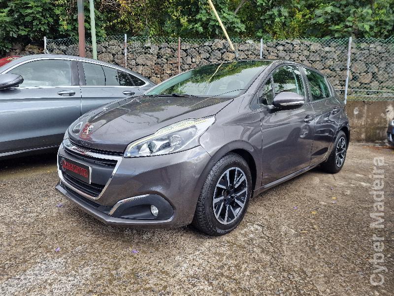 PEUGEOT 208 744 Gasóleo