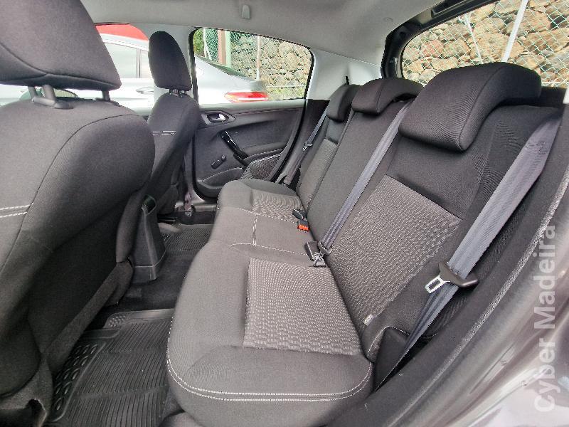 PEUGEOT 208 744 Gasóleo