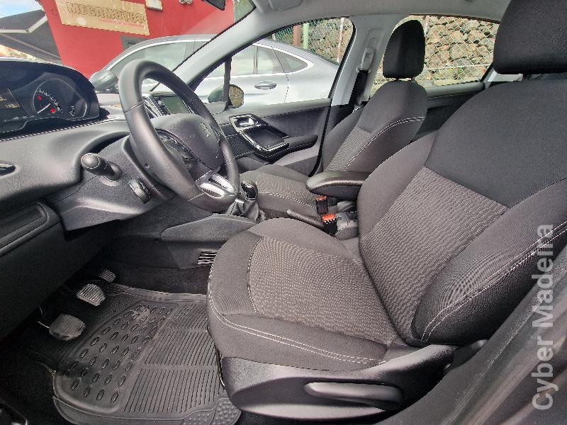 PEUGEOT 208 744 Gasóleo