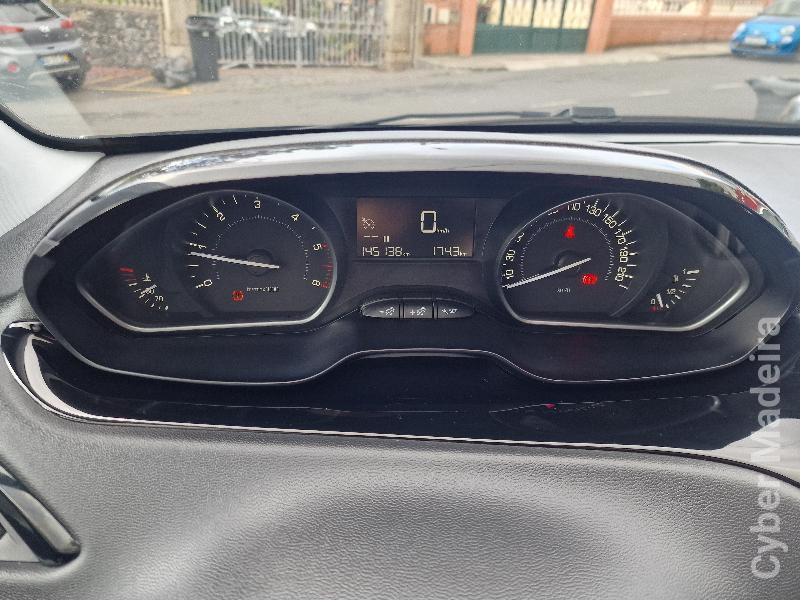 PEUGEOT 208 744 Gasóleo