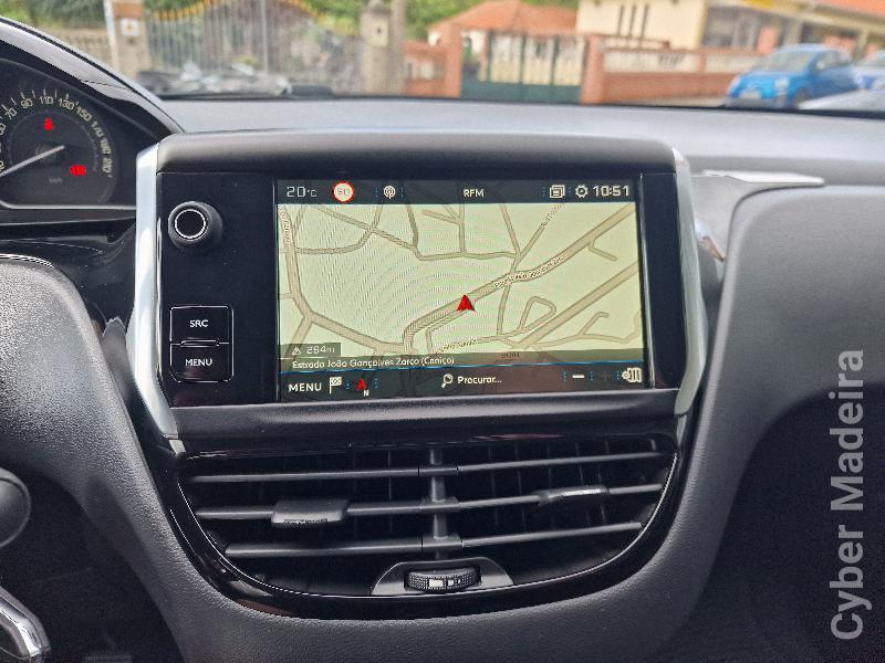 PEUGEOT 208 744 Gasóleo