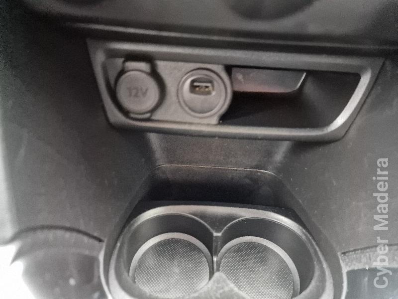 PEUGEOT 208 744 Gasóleo