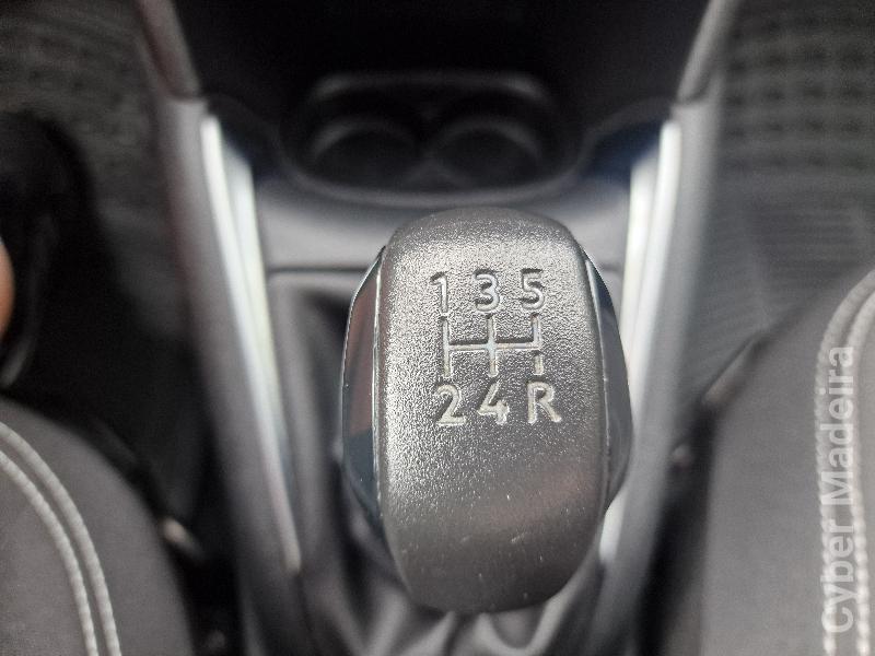 PEUGEOT 208 744 Gasóleo