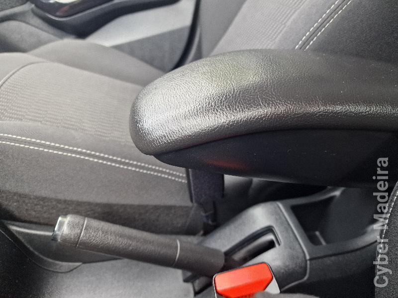 PEUGEOT 208 744 Gasóleo