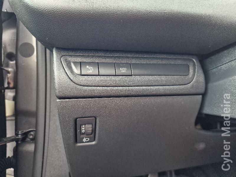PEUGEOT 208 744 Gasóleo