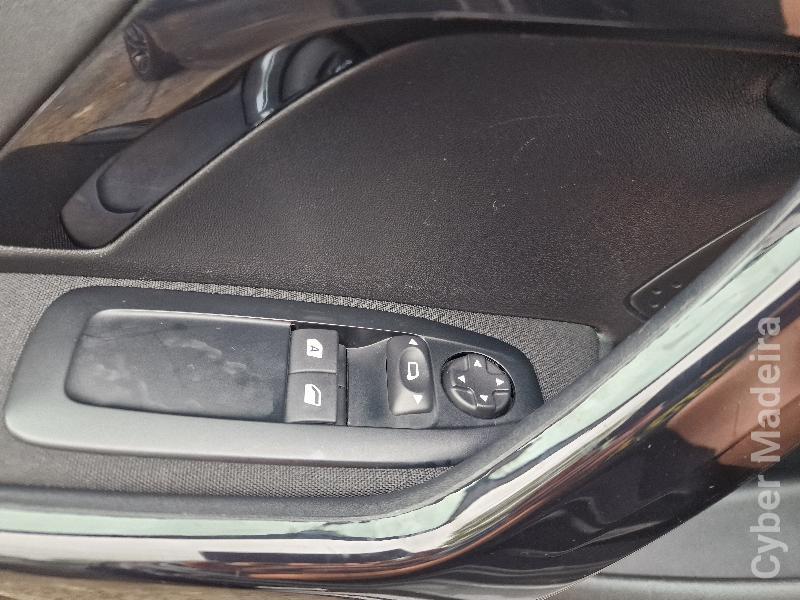 PEUGEOT 208 744 Gasóleo