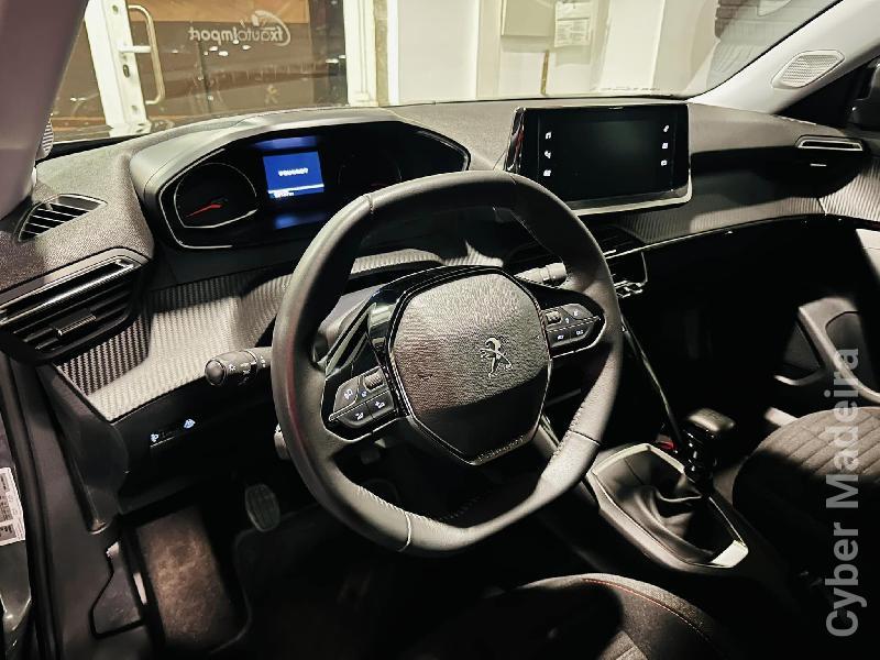 PEUGEOT 2008 745 Gasolina