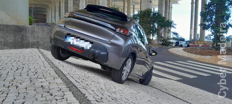PEUGEOT 208 1.2 CC Gasolina