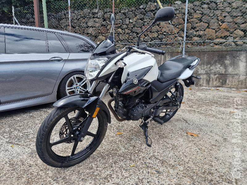 Yamaha 25 125 cc Sport, turismo