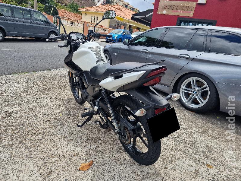 Yamaha 25 125 cc Sport, turismo