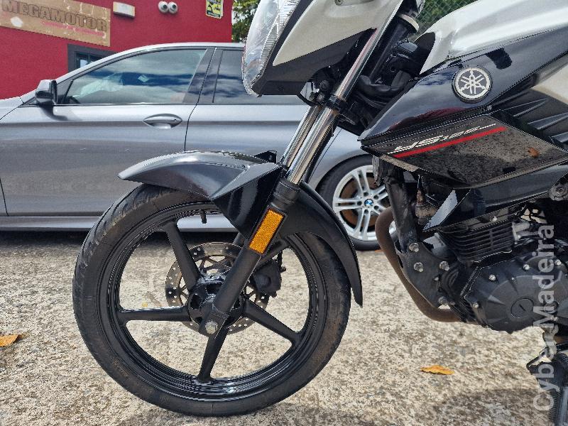 Yamaha 25 125 cc Sport, turismo