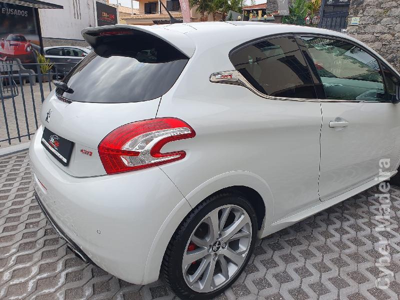 PEUGEOT 208 745 Gasolina