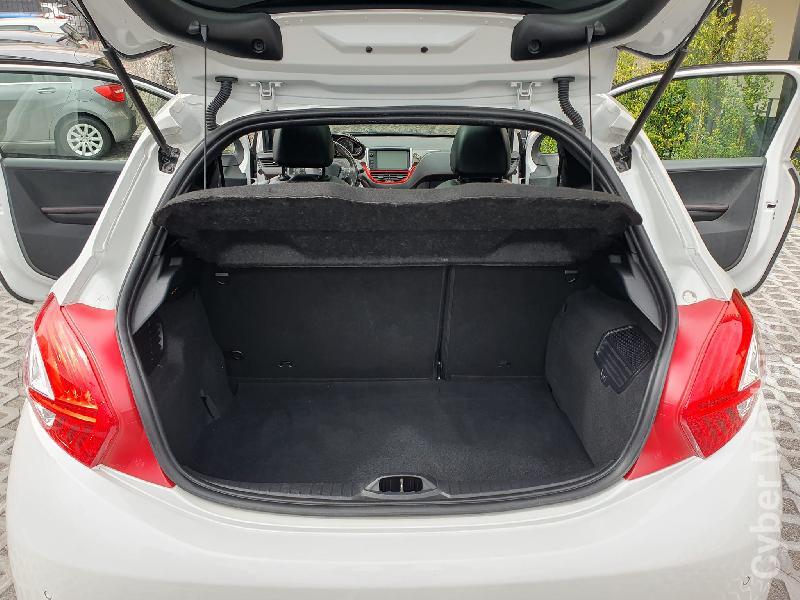 PEUGEOT 208 745 Gasolina