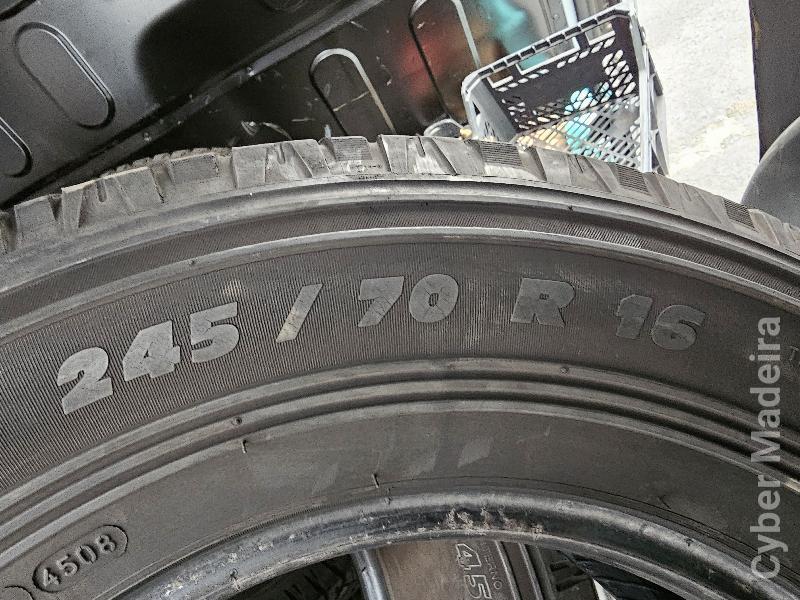 PNEUS 245/70/16 6 50 16"