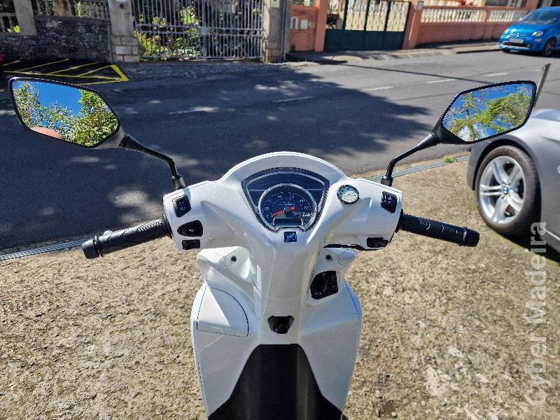 Honda 225 110 cc Scooter