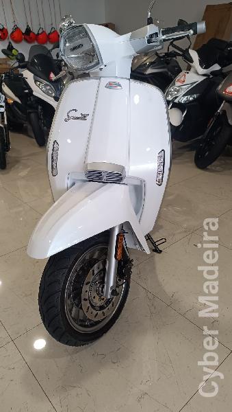 Outras 25 125 cc Scooter