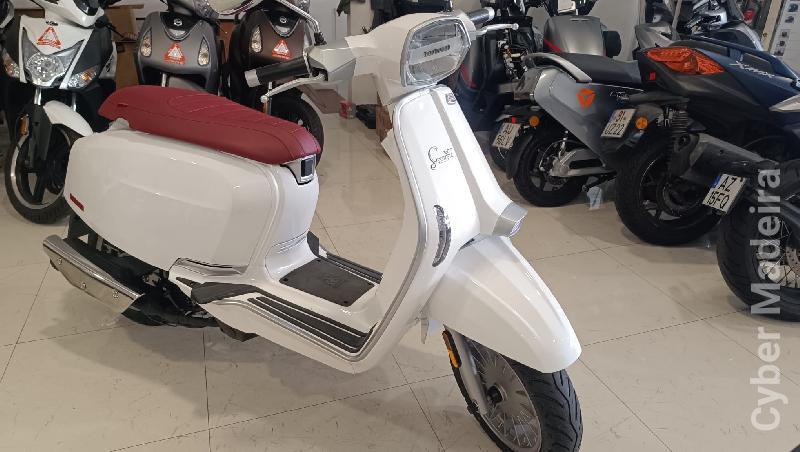 Outras 25 125 cc Scooter