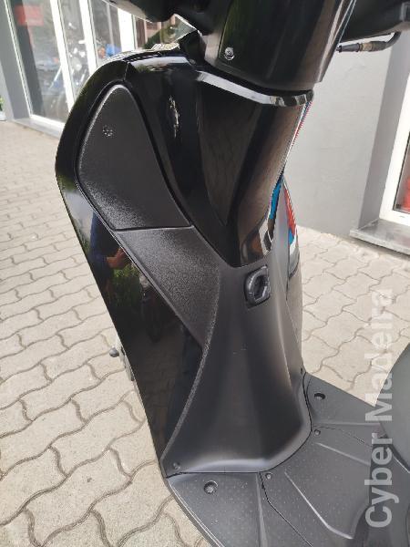 Honda 25 125 cc Scooter
