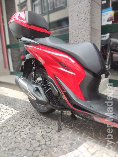 Honda 25 125 cc Scooter