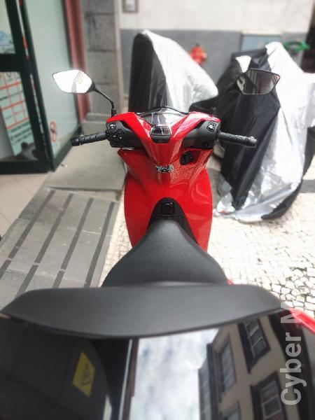 Honda 25 125 cc Scooter