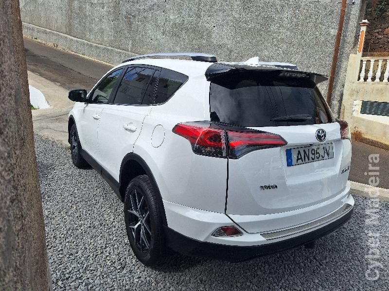 TOYOTA RAV4 2WD 2.0 D4-D Gasóleo 