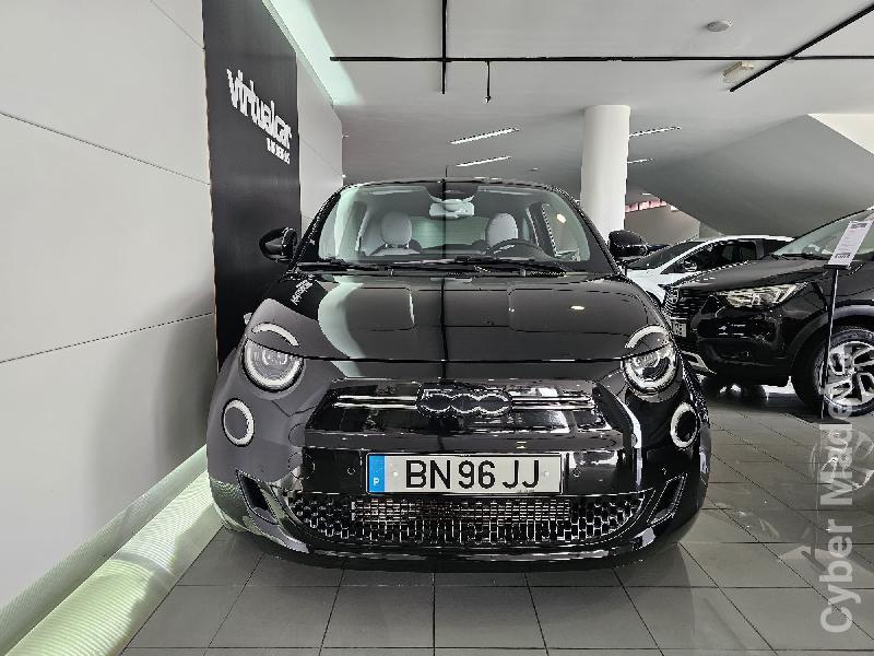 FIAT 500 E ICON ((( BATERIA PRÓPRIA ))) Eléctrico 