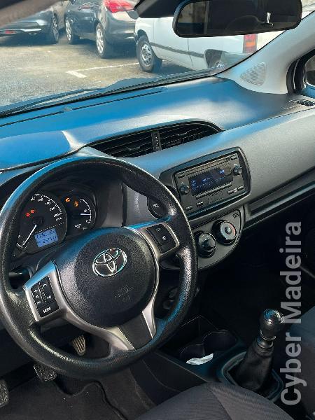 TOYOTA YARIS  1.4 D-4D  Gasóleo