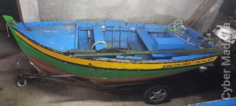 Canoa Madeira Barco Pesca. 1500€  e motor + 1500€. Total 3000€.