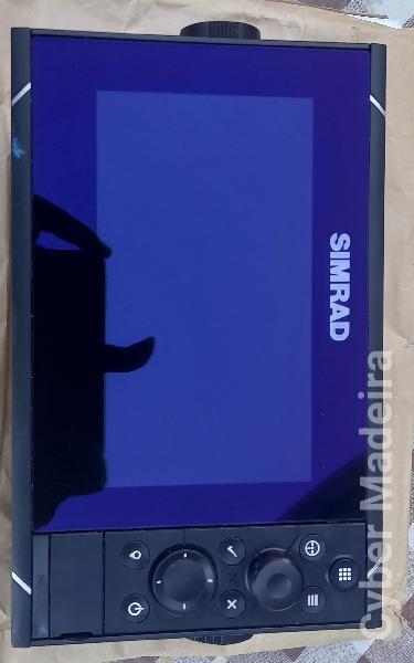 Sonda SIMRAD NSS Evo3 de 7 Polegadas + Transdutor B258 + Carta Náutica.
