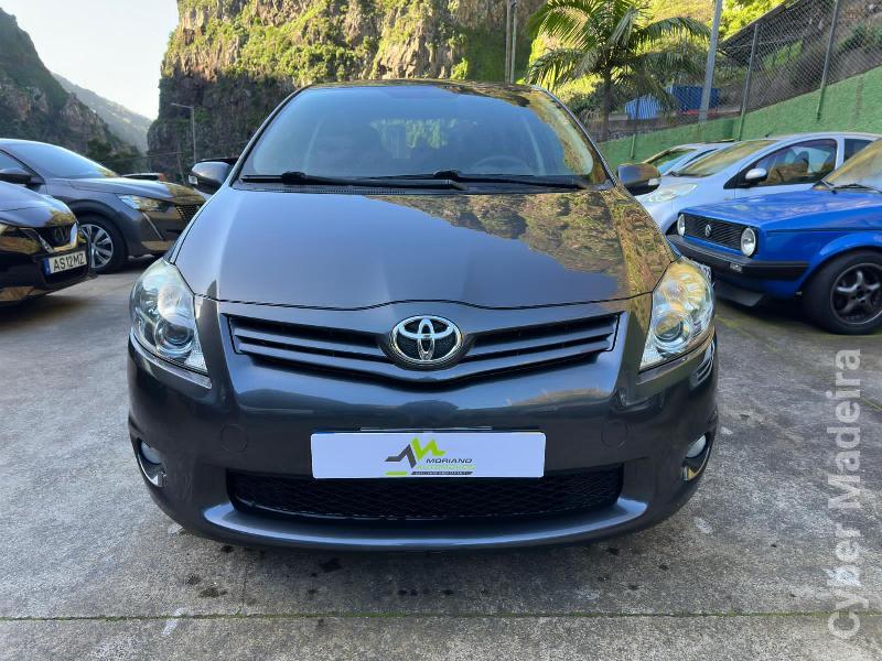 TOYOTA AURIS 1400 Gasóleo