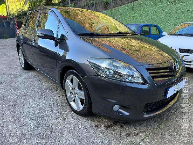TOYOTA AURIS 1400 Gasóleo