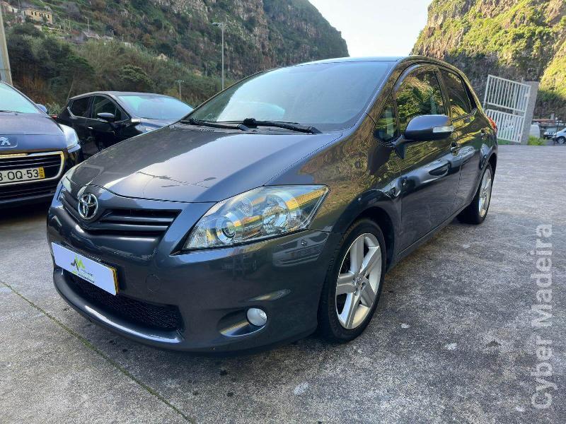 TOYOTA AURIS 1400 Gasóleo