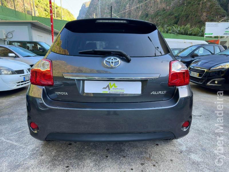 TOYOTA AURIS 1400 Gasóleo