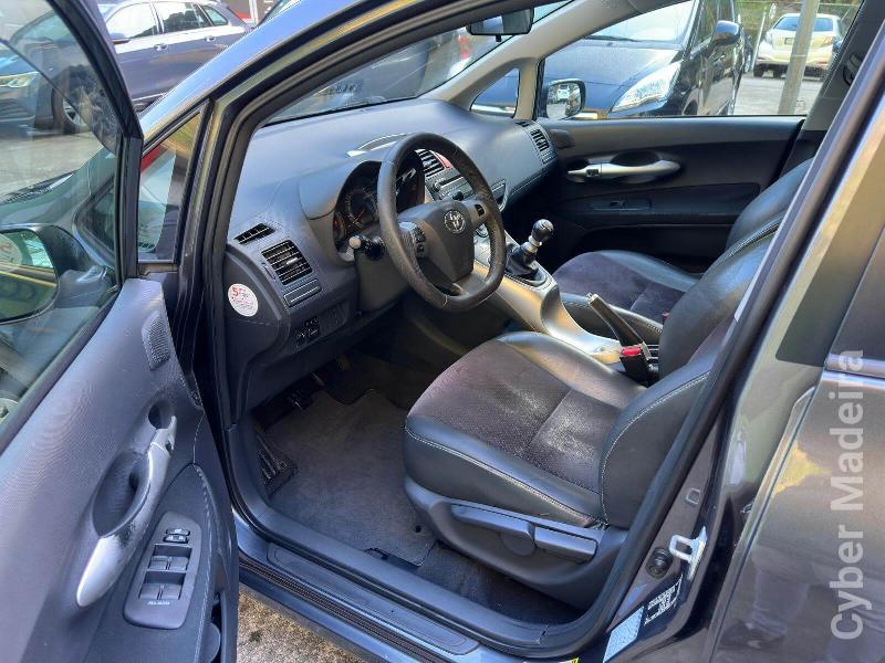 TOYOTA AURIS 1400 Gasóleo