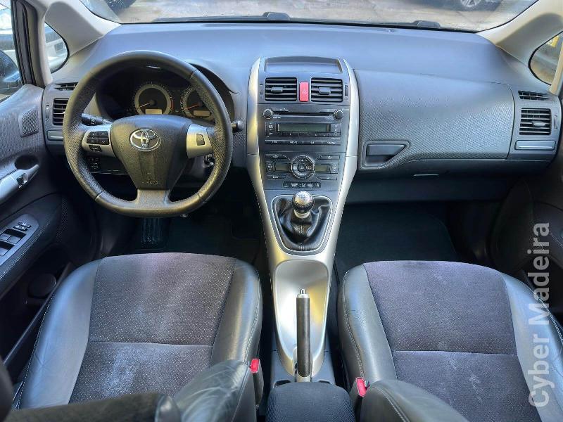 TOYOTA AURIS 1400 Gasóleo