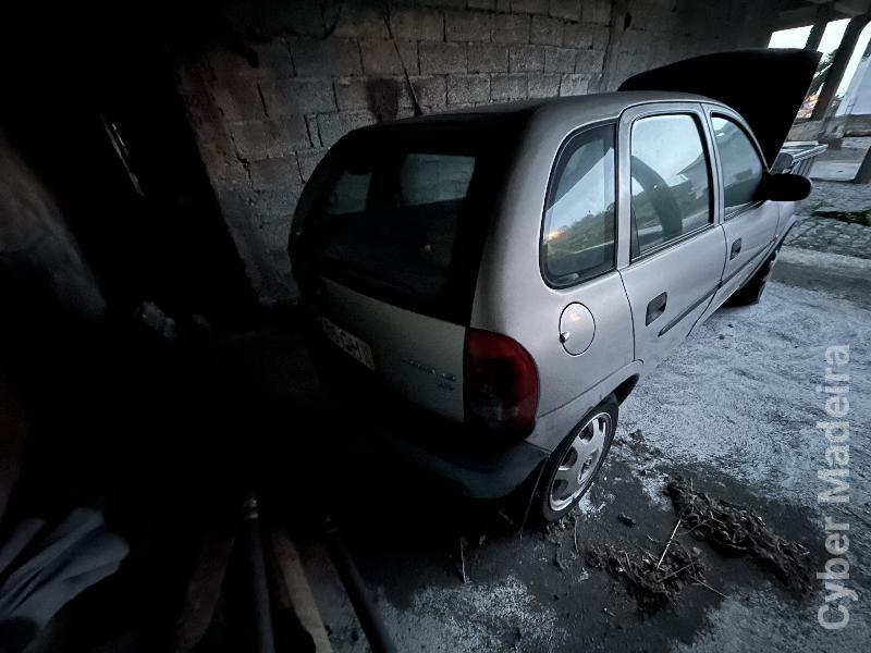 OPEL CORSA 1.2 16v  Gasolina