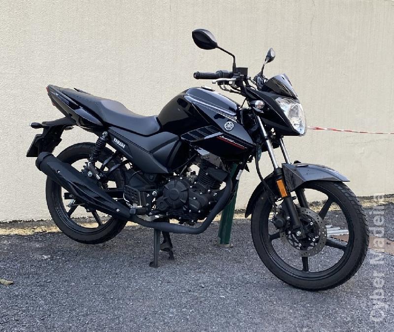 Yamaha 25 125 cc Sport, turismo 
