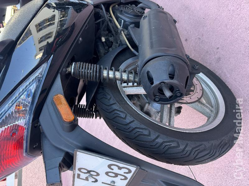 Kymco 25 125 cc Scooter