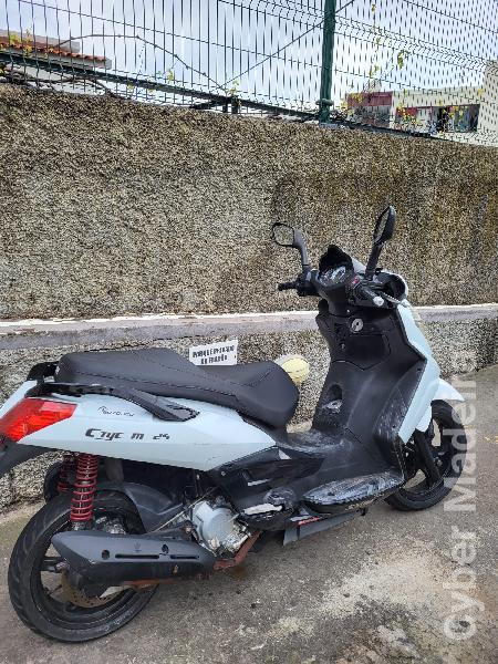 Sym 25 125 cc Scooter