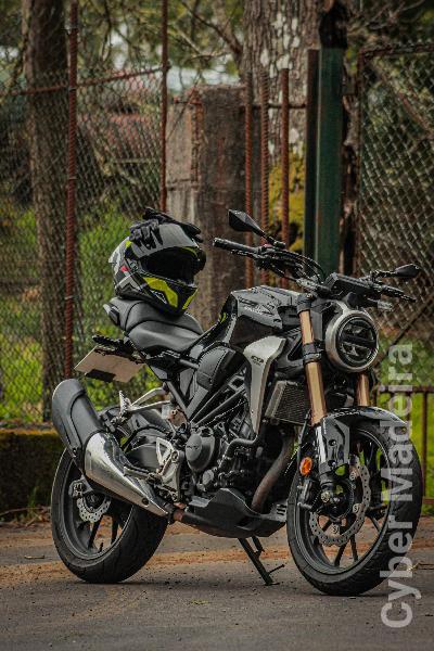 Honda 432 300 cc Sport, turismo